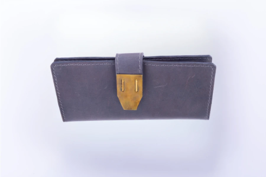 محفظة نسائي رمادي