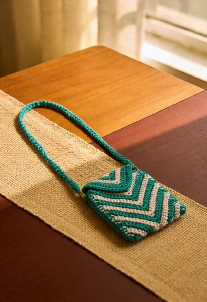 Zickzack Schultertasche