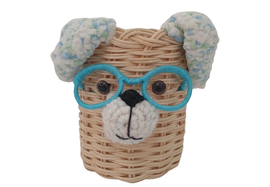 Handgeflochtener Bambus-Stifthalter in Hundeform mit Häkelohren